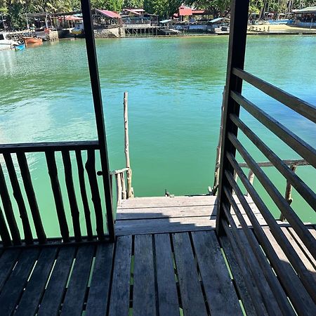 Mooi Park Hotel Sorong Bagian luar foto