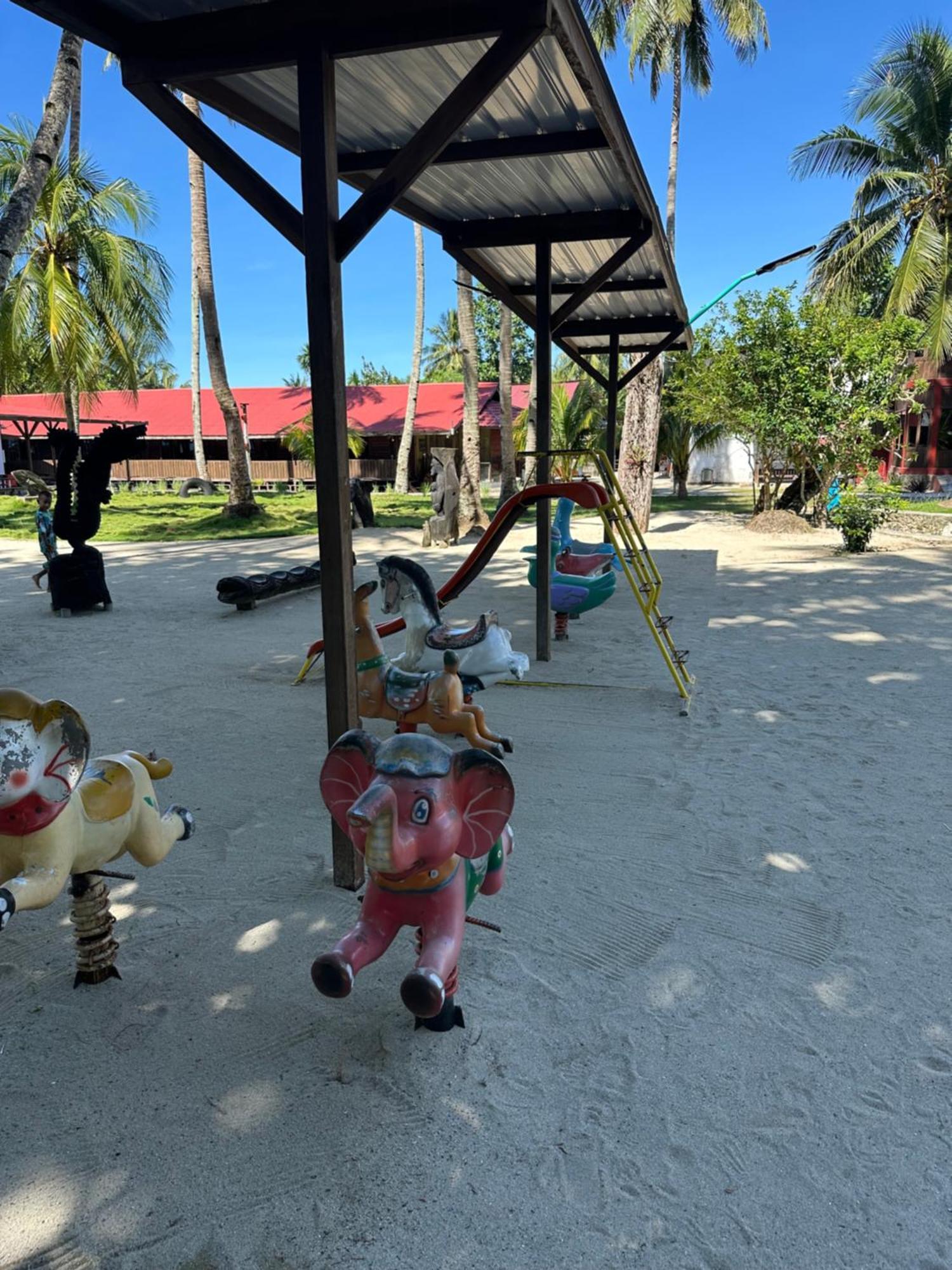 Mooi Park Hotel Sorong Bagian luar foto