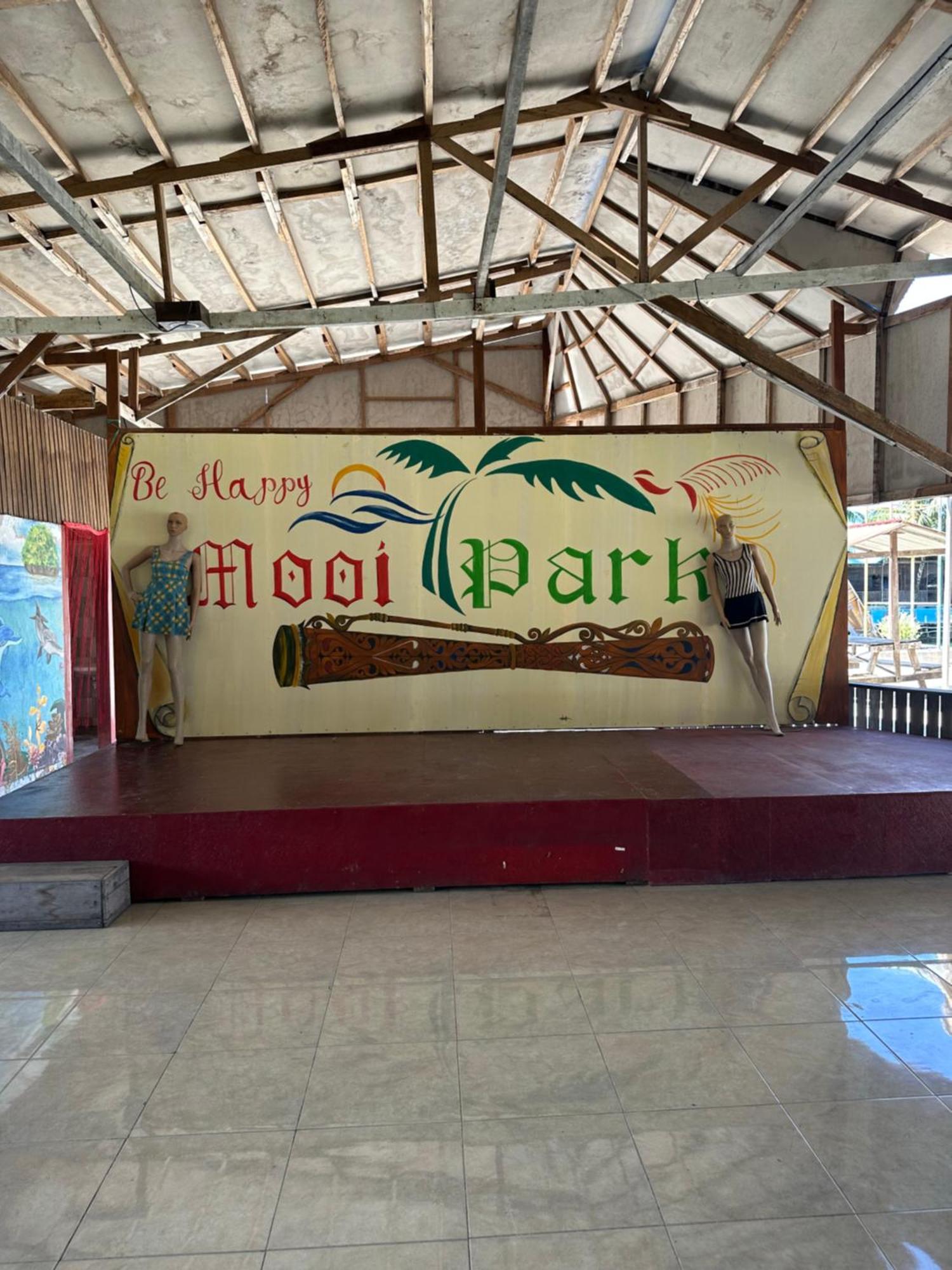 Mooi Park Hotel Sorong Bagian luar foto