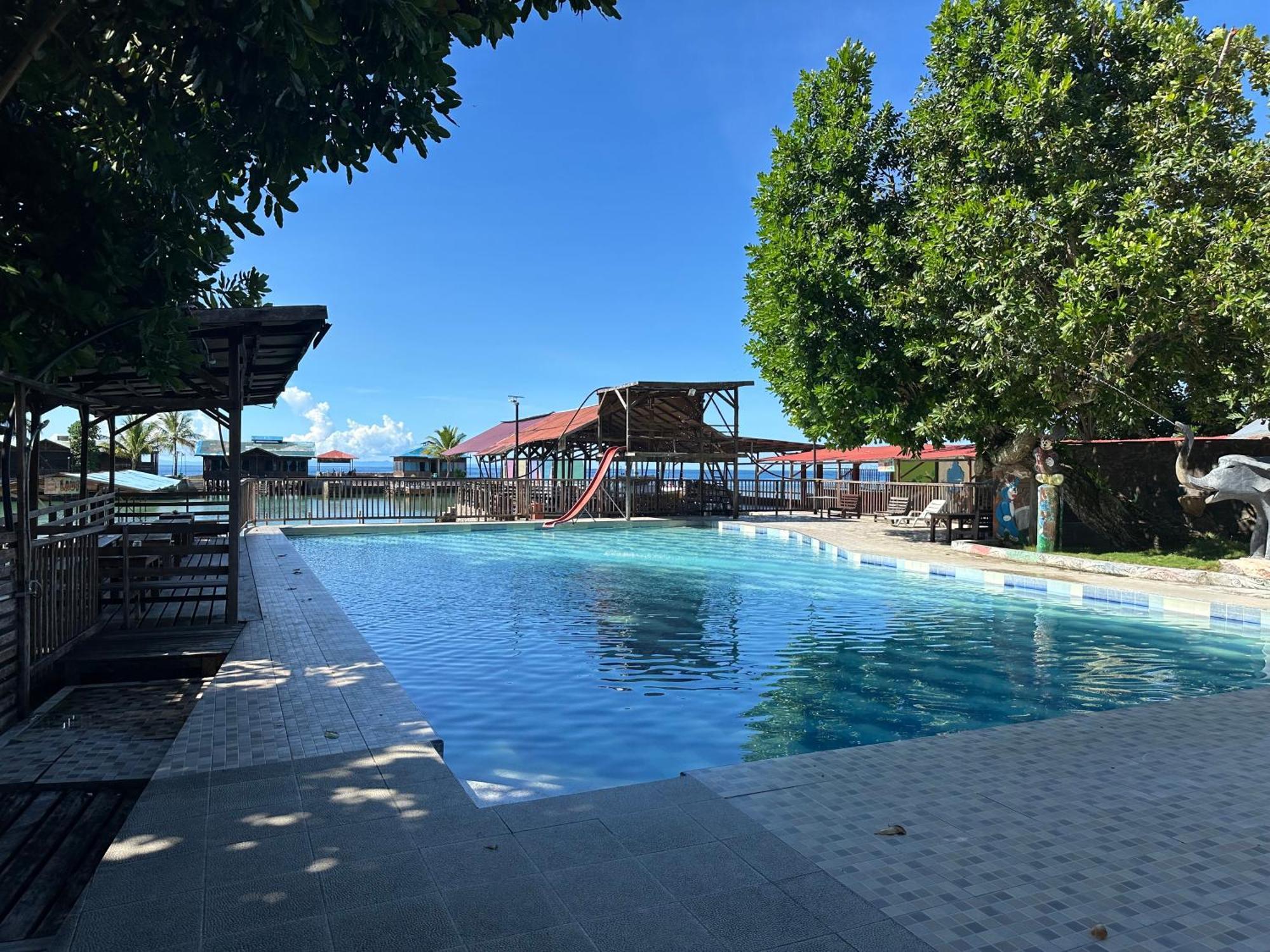 Mooi Park Hotel Sorong Bagian luar foto