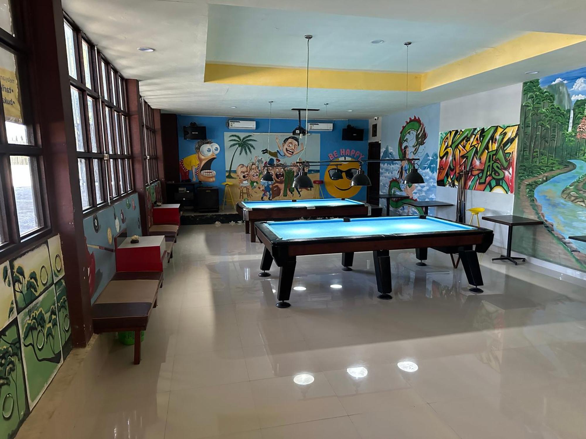 Mooi Park Hotel Sorong Bagian luar foto